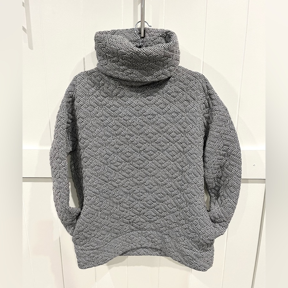 Gap Fit Quilted Turtleneck